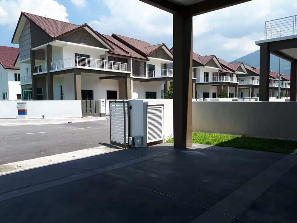 Greenville Homestay Balik Pulau Esterno foto